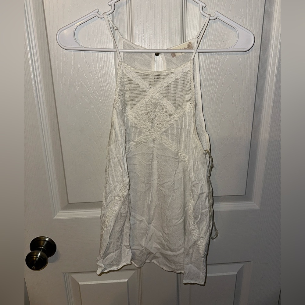 White flowwy tank top